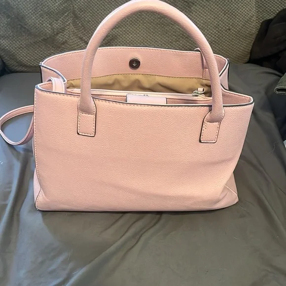 Light pink Nine West pocket book. - Picture 5 of 9